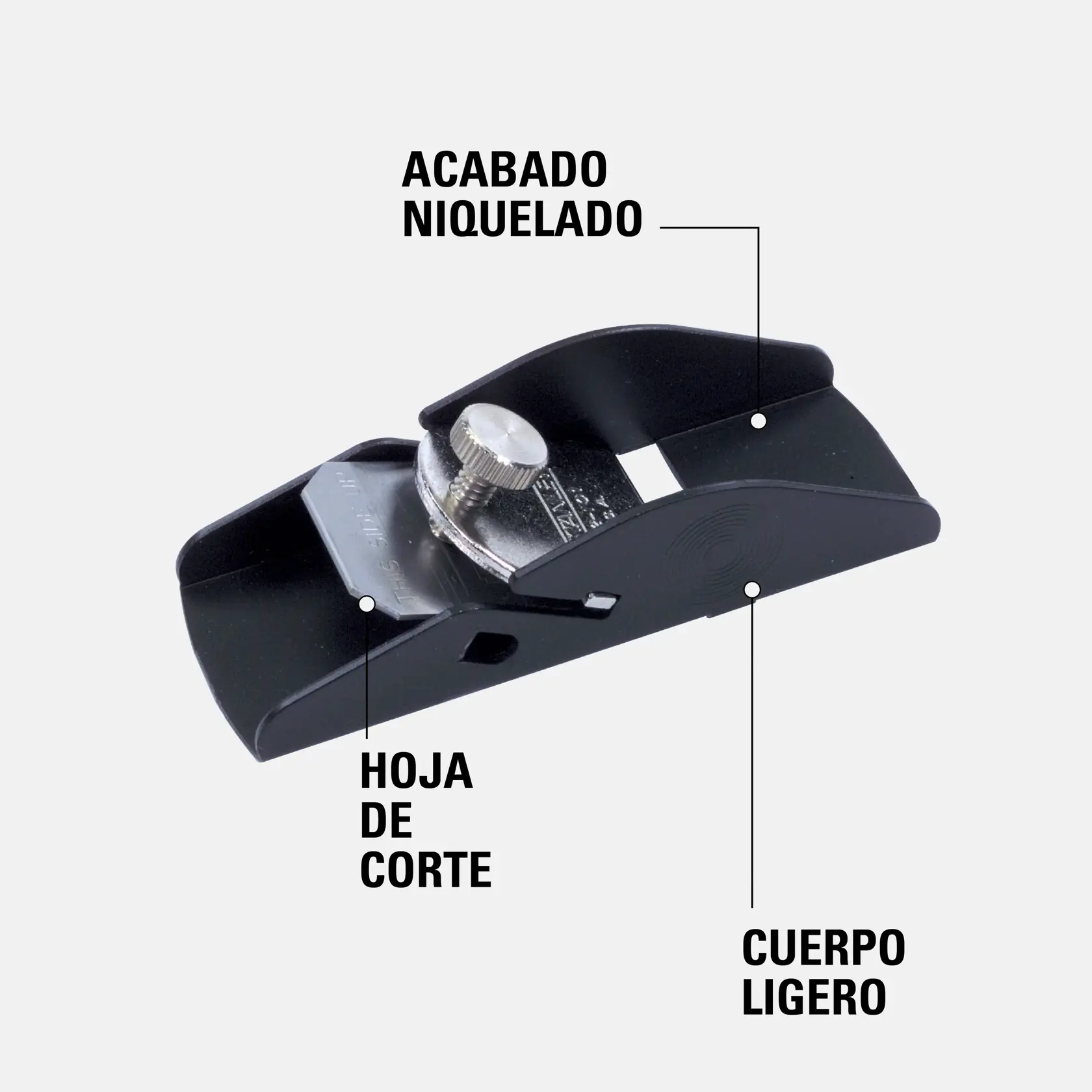 Gráfico de la herramienta manual Stanley modelo 12-101 mostrando un pequeño cepillo manual de metal negro con características etiquetadas: acabado niquelado, hoja de corte y cuerpo ligero.