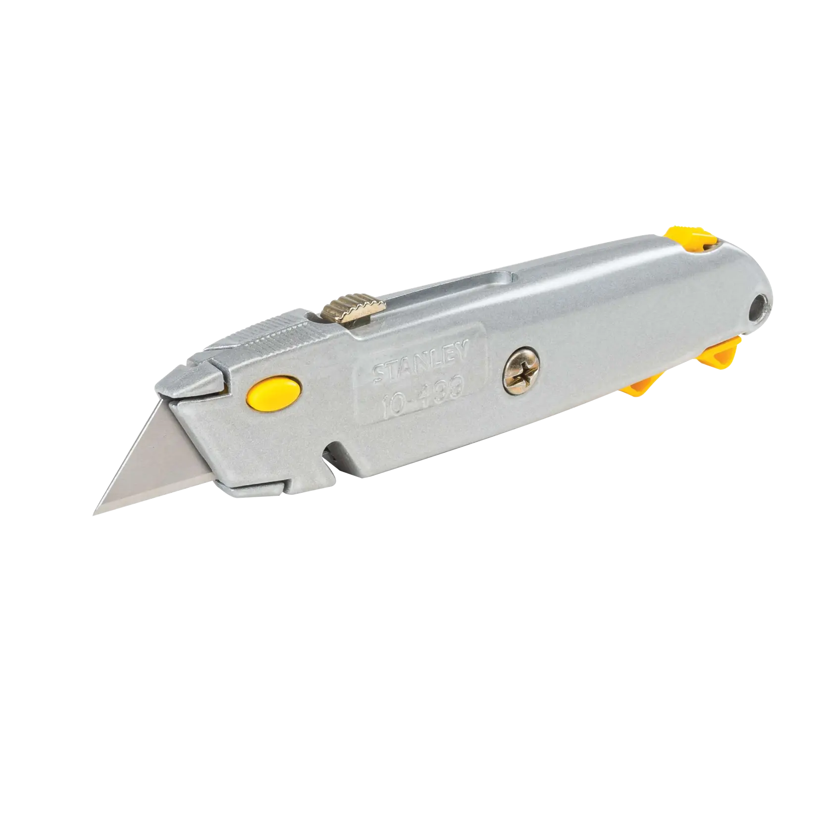 Cuchillo de uso Stanley con cuerpo metálico plateado, detalles amarillos y hoja expuesta, en ángulo derecho sobre fondo blanco.
