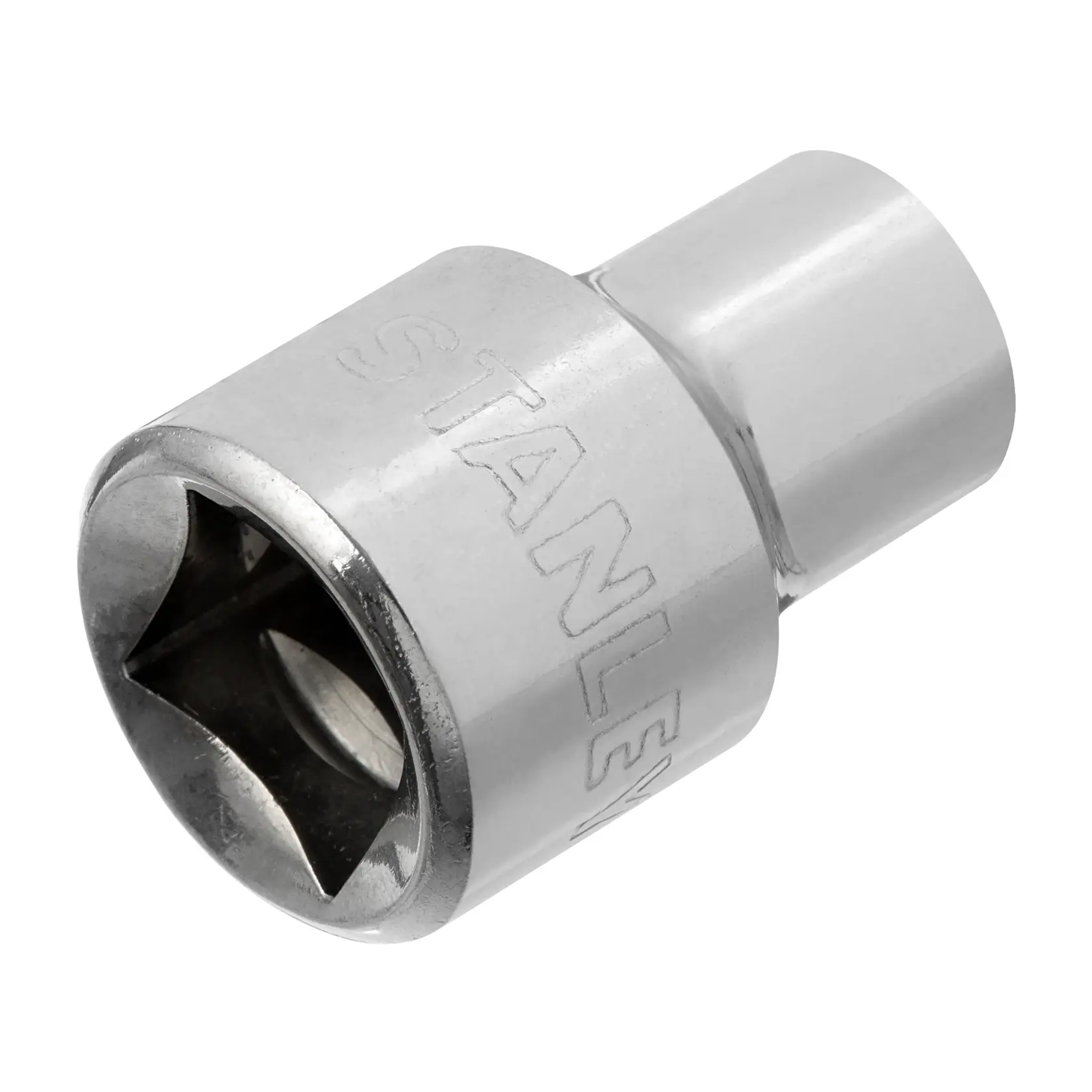 STANLEY 4-86-303 dado cromado, vista en ángulo en fondo blanco, accesorio para herramienta manual.