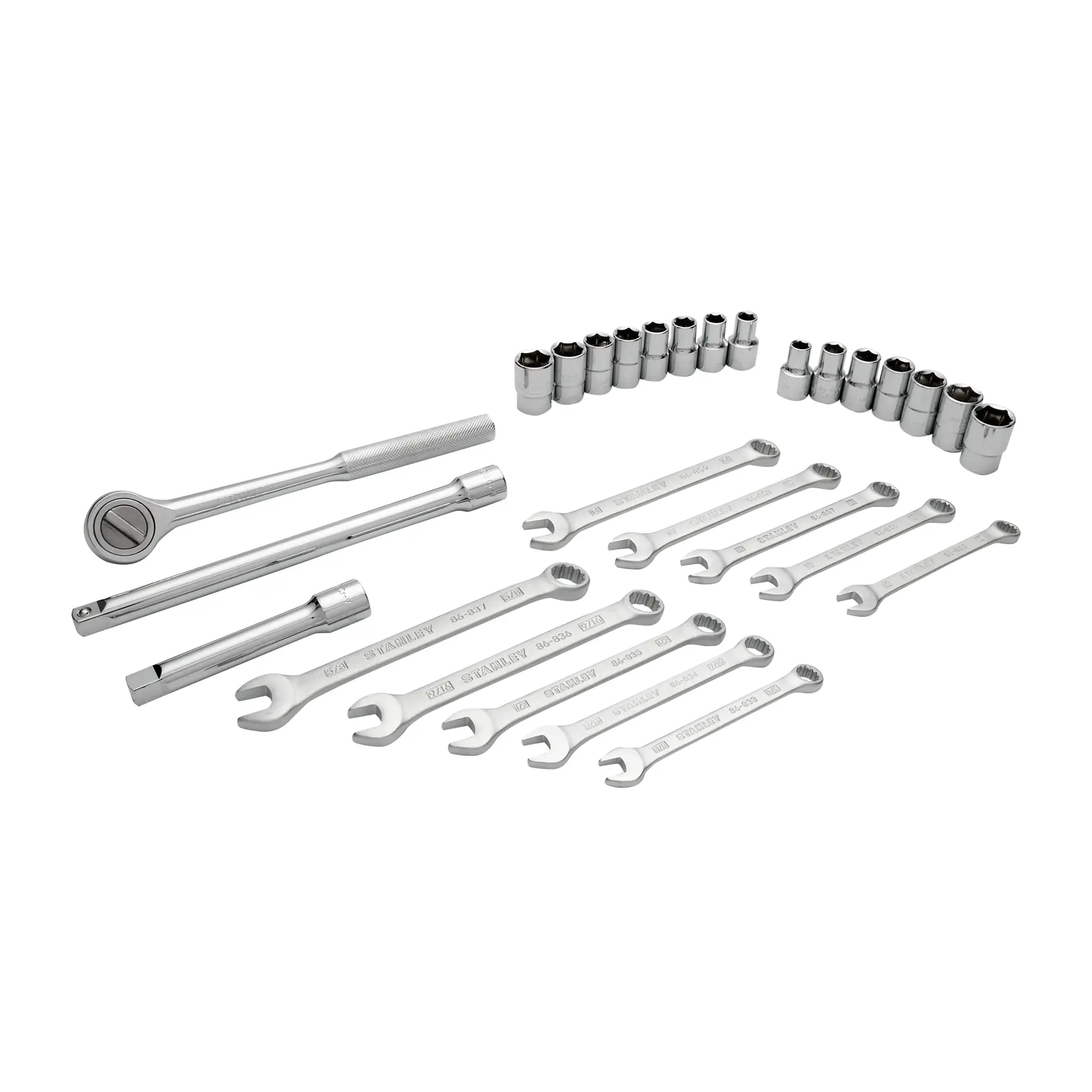 Juego de herramientas mecánicas STANLEY STMT45510-LA con llaves, matraca, extensiones y dados, ángulo frontal sobre fondo blanco.