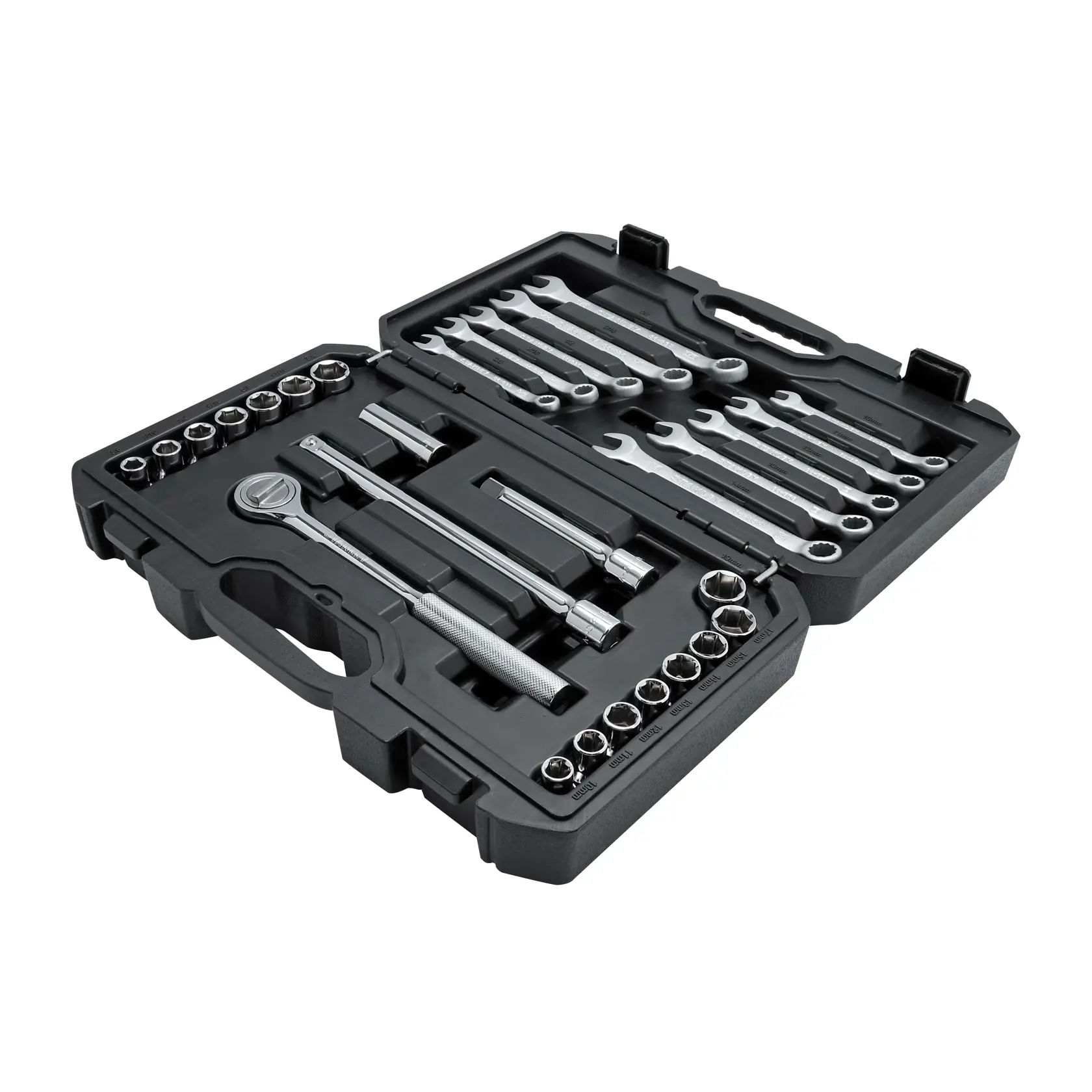 Juego de dados y llaves STANLEY STMT45510-LA en estuche negro, vista en ángulo, con dados, matracas y llaves diversas.