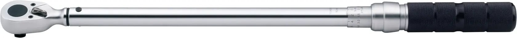 Llave dinamométrica STANLEY STMT73591-8 con mango largo cromado y empuñadura negra, vista lateral sobre fondo blanco.