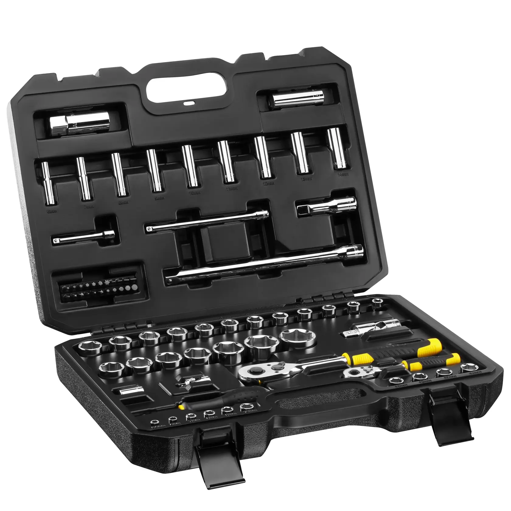 Juego de dados y carraca STANLEY STMT82831-LA en estuche rígido negro, visto en ángulo, con dados y herramientas surtidas.