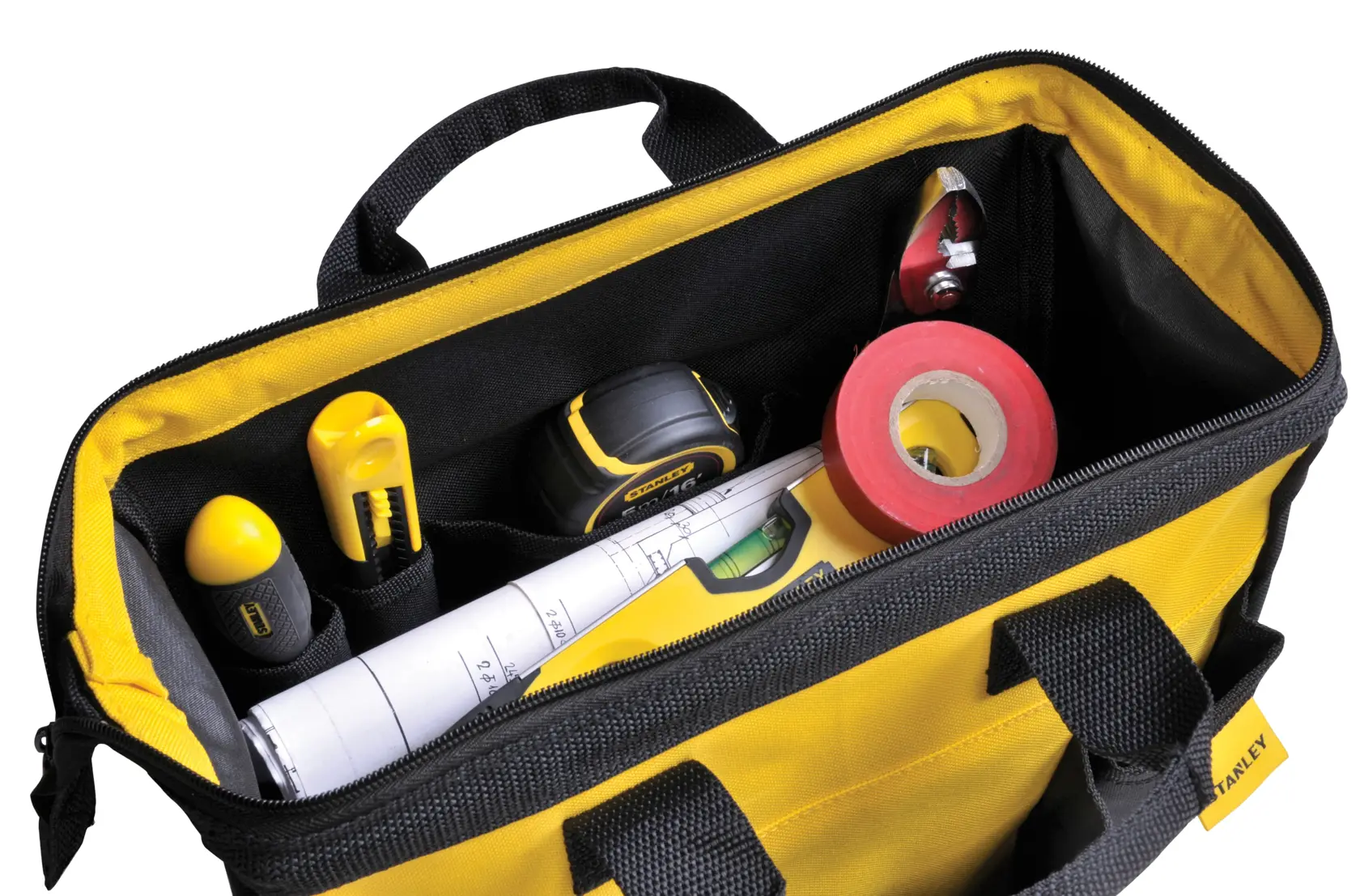 Bolsa de herramientas STANLEY STST512114 vista superior, tela amarilla y negra, con herramientas, cinta y planos enrollados.